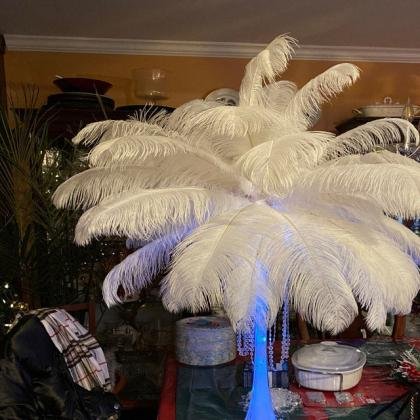 plumas de plumas de avestruz blancas Centros de mesa de fiesta de boda