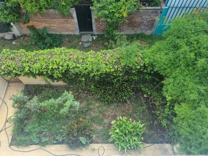 Casa con amplios espacios, jardín trasero y patio delantero en Col Avante