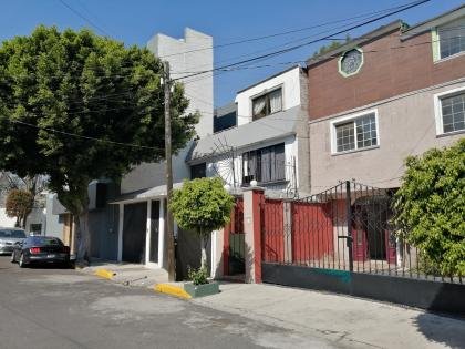Amplia Casa en venta Villa Coapa II Sección