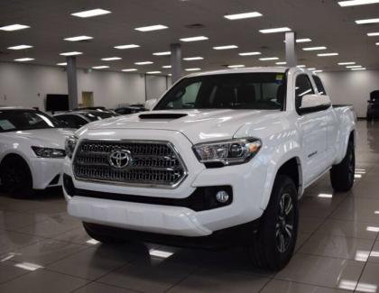 TOYOTA TACOMA 2017