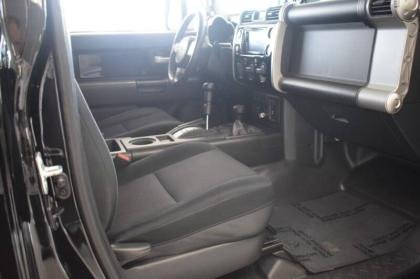 TOYOTA FJ CRUISER 2013