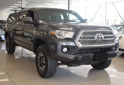 TOYOTA TACOMA 2017
