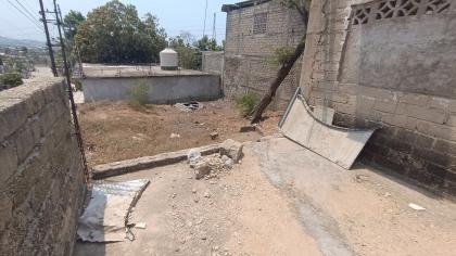 TERRENO BALDIO EN TIXTLA.