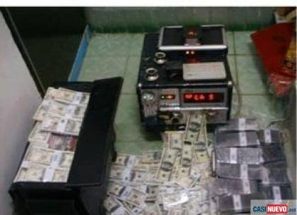 Solución SSD para limpiar billetes negros y manchados.